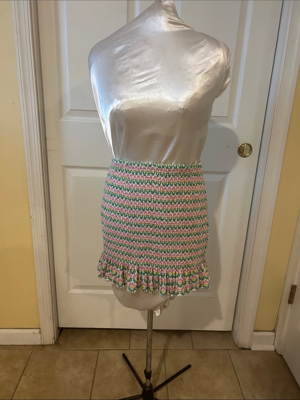 NWT - Zara Pink, Green and White Smocked Mini   Skirt with Ruffle Hem (sz med)